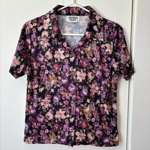 🎉4/30$🎉 Vintage Floral Button-Up Shirt - East West, L